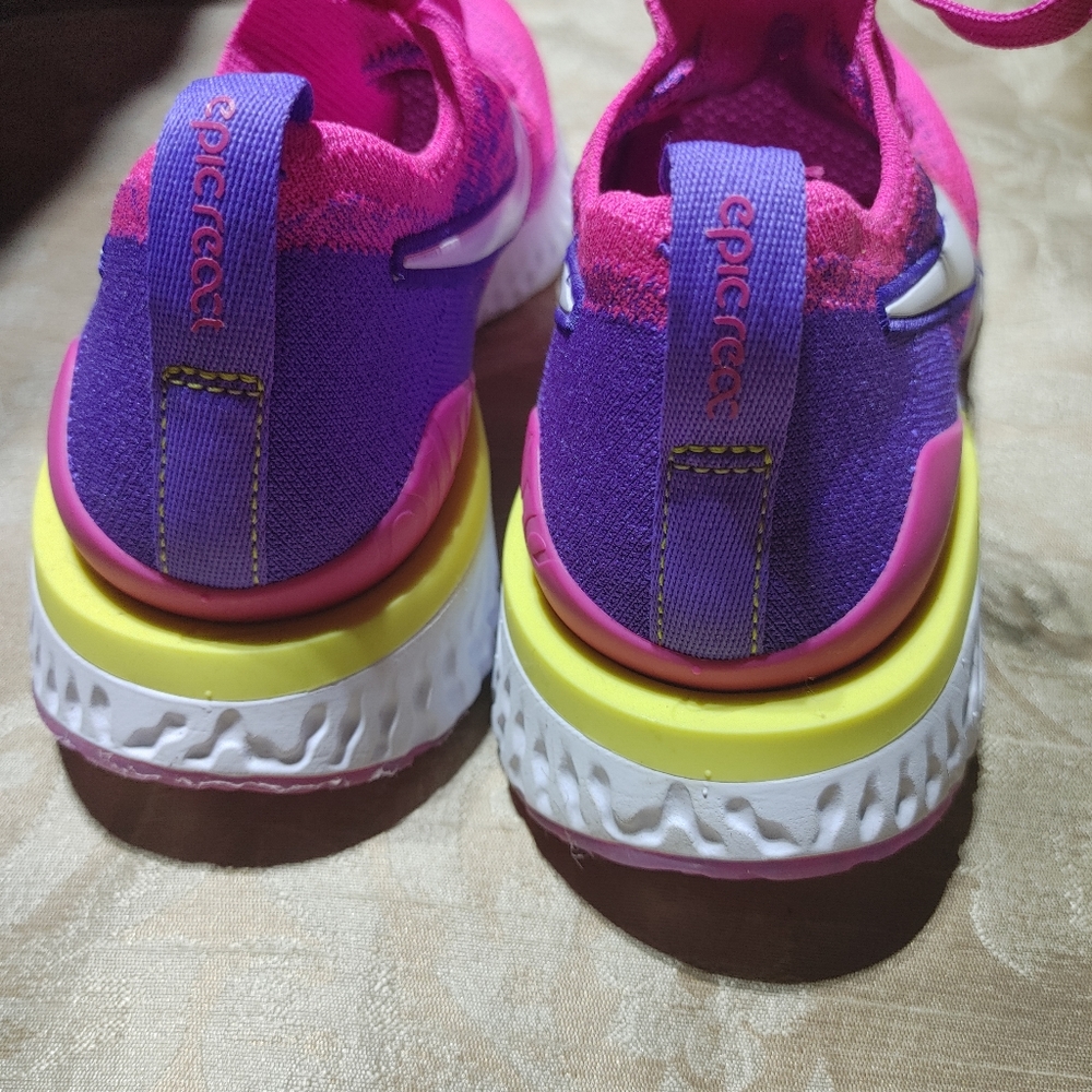 Sneakers - Picture 4 of 6